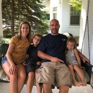 Meet your Posher, Lora